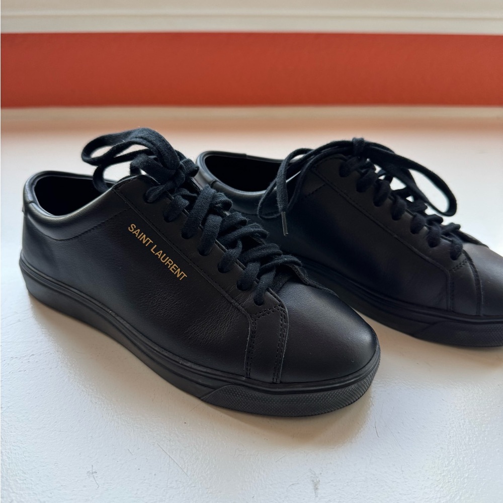 New in the box Saint Laurent
Women's Andy Low-Top Sneakers